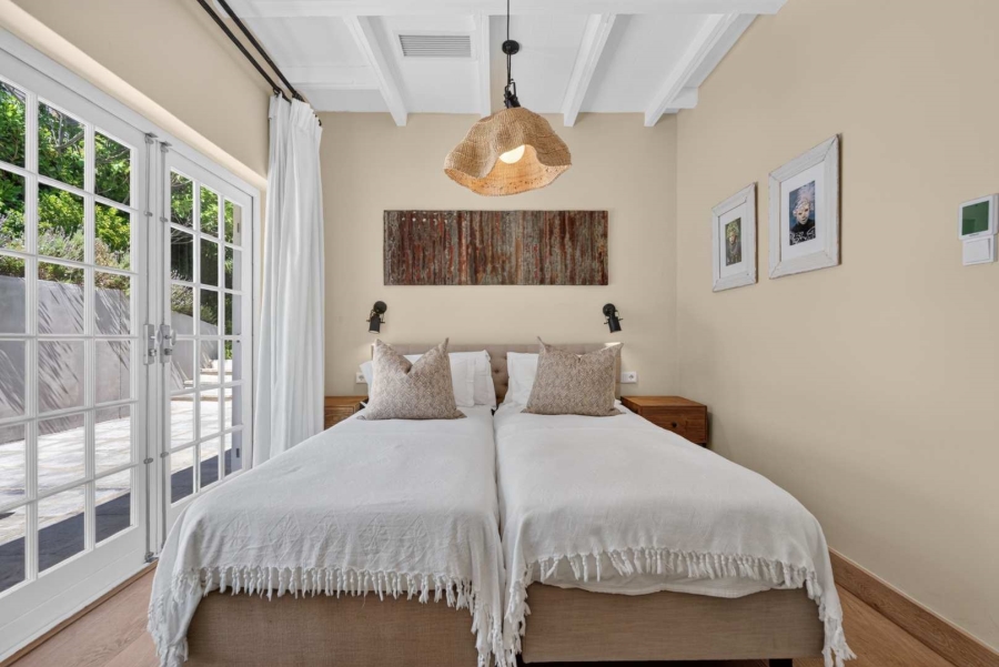 6 Bedroom Property for Sale in Camps Bay Western Cape